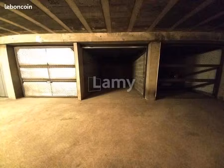 parking 12 m² limoges