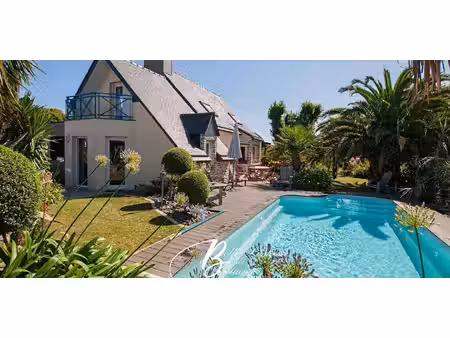 maison avec piscine et jardin plougrescant (22)