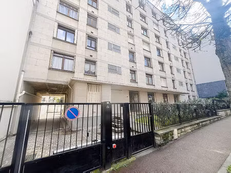 issy les moulineaux-la ferme 3 pièces 56m2 balcon traversant