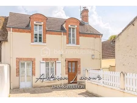 jolie maison de ville avec climatisation
