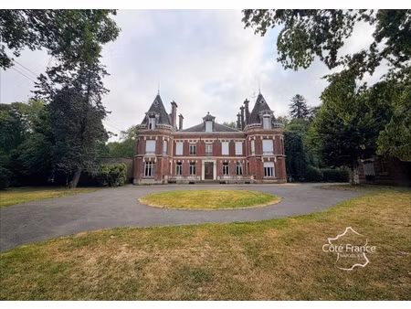 château à vendre 330 000eur net vendeur .