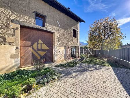 maison de luxe à vendre à saint-jean-de-moirans