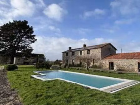 vente maison piscine à chaumes-en-retz (44320) : à vendre piscine / 200m² chaumes-en-retz