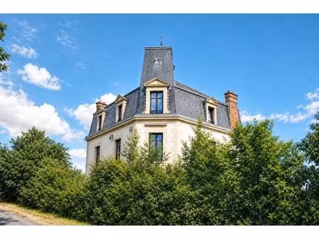 maison de 7 pièces de 222 m² à flavignac