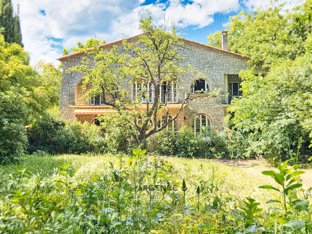 maison de ville de caractère avec parc arboré au cur des arceaux