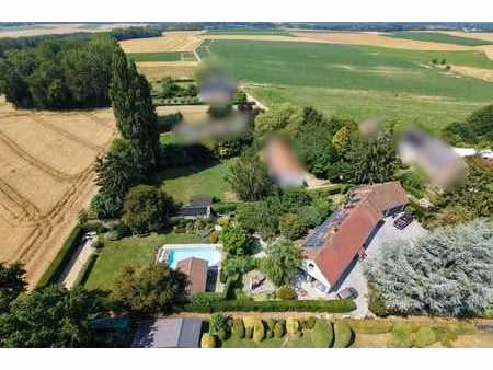 le charme  un jardin soigné et de multiples possibilités