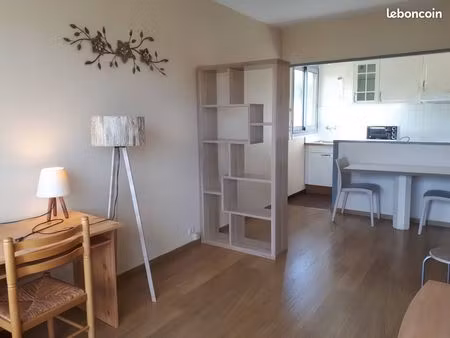 a louer grand studio 675 euros