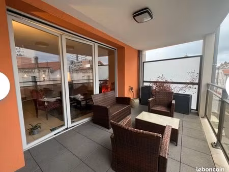 clermont-ferrand  appartement f3 récent 84 m2