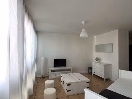 studio meublé équipé 33m2
