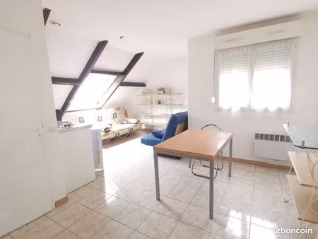 studio 1 pièce 28 m²