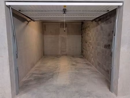 garage fermé - 15 m2