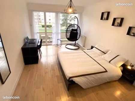 sans frais d'agence  espace détente avec fauteuil oeuf  proche université