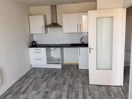 location t2 roanne
