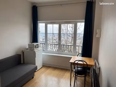 chambre meulée de 15 m2 à royat