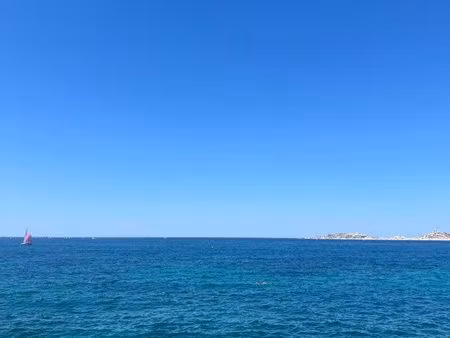cabanon roucas-blanc