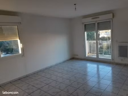 location appartement 3 pieces 67m2 avec piscine et 2 parkings
