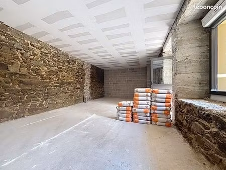 parking/box 1 pièce 42 m²