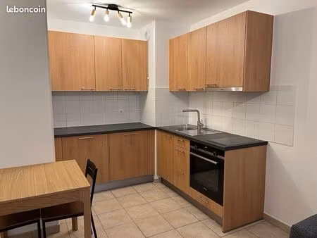 t2 meublé rénové de 37 m² avec balcon et garage – annemasse – disponible le 13 août