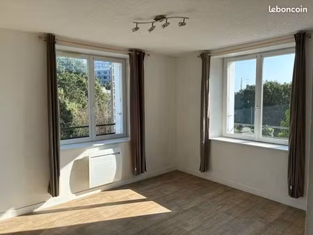 à louer t2 proche capucins