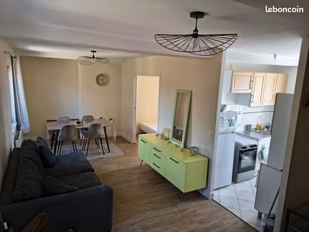 loue t4 lumineux de 76 m² au sol (57 en loi carrez)  hypercentre de sézanne