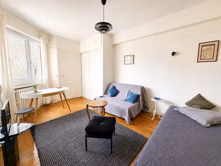 paris 9e ? grand studio avec coin nuit