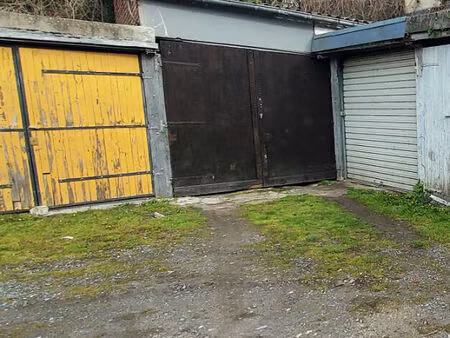 parking / box saint-quentin 40 m2