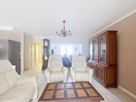 plaintel ? maison familiale 4 chambres avec véranda et magnifique jardin arboré