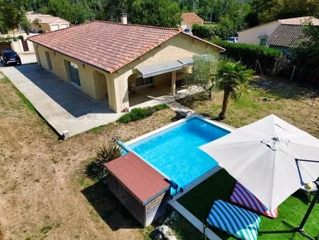 maison de 147 m² avec piscine  grand garage et prestations de qualité