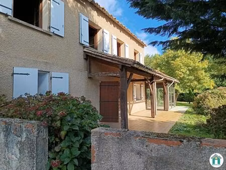 propriété - 200m ²