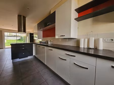 location meublée maison 4 pièces 110.93 m² à perigny (17180)  1 258 €