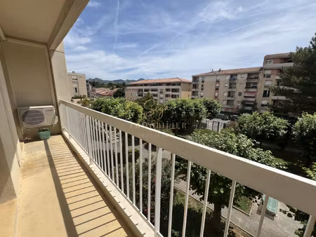 central parc  t3 avec balcon et grenier