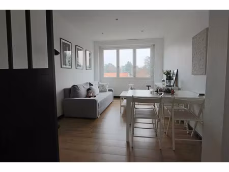 location meublée appartement 2 pièces 64 m² à ecully (69130)  1 229 €