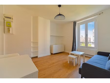 location appartement 2 pièces 32.73 m² à ivry-sur-seine (94200)  900 €