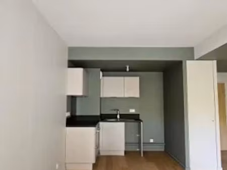 location appartement 2 pièces 46.5 m² à poitiers (86000)  760 €