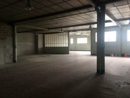 location local d’activités vaux-le-pénil 77000 535m²