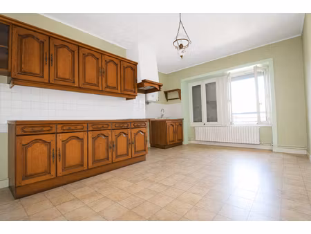 appartement montmorot 5 pièce(s) 96.6 m2