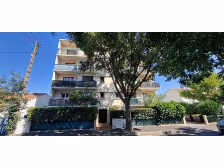 appartement f2 en rez-de-jardin avec parking - les aubes