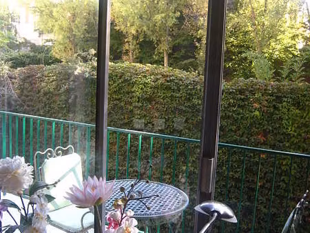 studio meublé avec terrasse  ascenseur et local à vélos