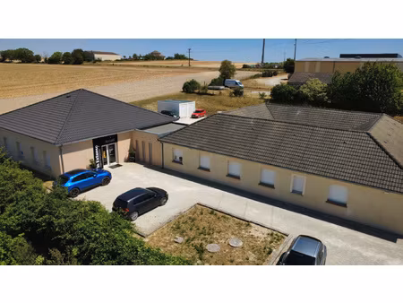 bureaux professionnels à 5 min lavau / pont sainte marie e
