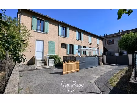 maison de village avec extérieur à sain bel (69)