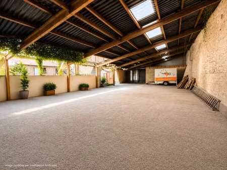 spa : entrepôt de +- 250 m² idéalement situé