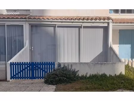 location studio meublé