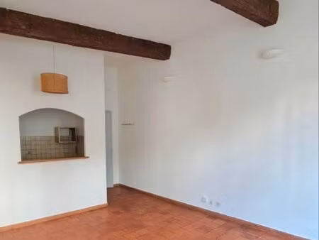 a louer. appartement . 35 m2 aix centre
