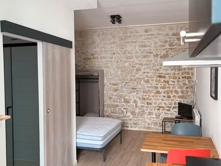 studio hypercentre proche stelia