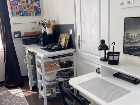tout compris agréable t1/studio meublé saumur centre wifi espace vélo parking gratuit