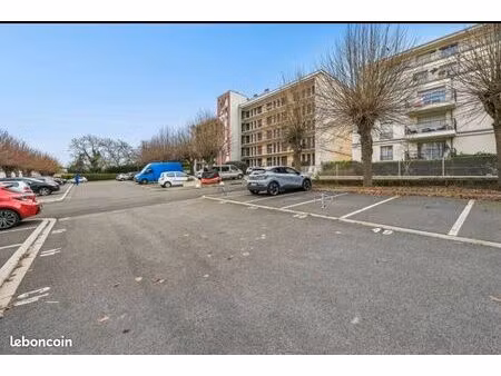 location place de parking à châtillon