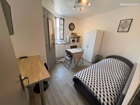 studio meublé – centre-ville – disponible au 1er août 2026