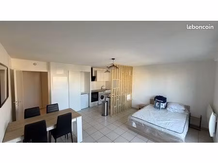 a louer : grand studio tout équipé avec terrasse et parking - clermont-ferrand