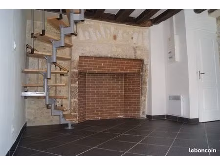 bourges  duplex de caractère de 2 pièces  35m2 env  coeur de la ville disponible