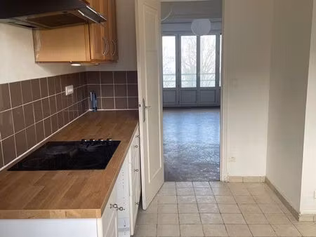 a louer apparemment type 3   82m2 au port marly (78)
